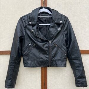 Forever 21 Black Faux Leather Cropped Short Moto Zip Up Jacket - Small